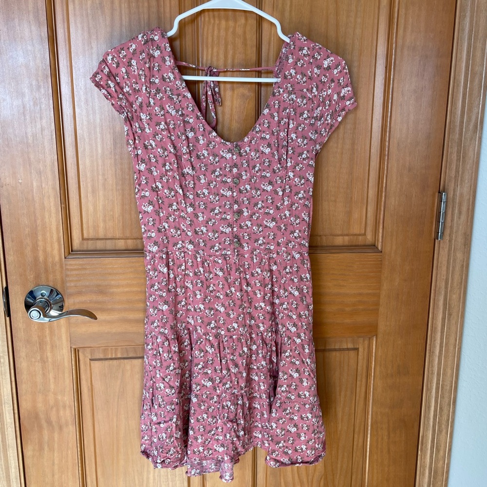 Super cute pink floral mini dress!